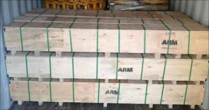 Customers export a container for excavator parts